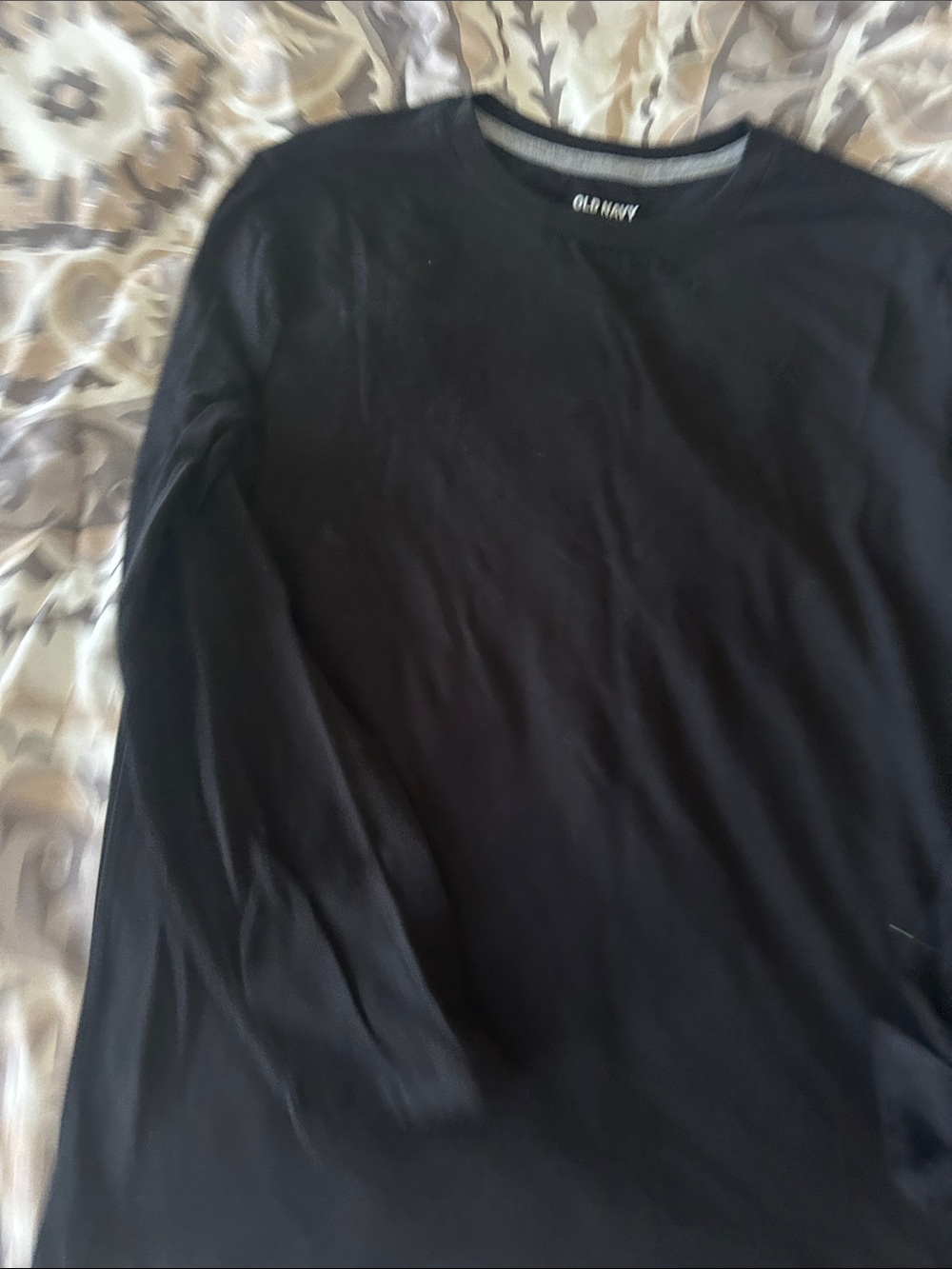 Old Navy kids Black Long-Sleeve Crew Tee